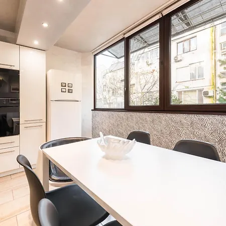 公寓 Aquamarine 2 *