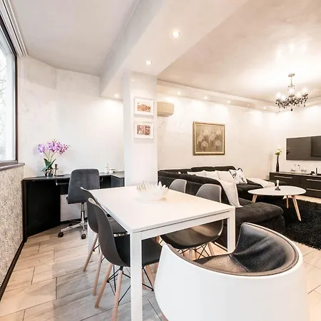 Aquamarine 2 公寓 *