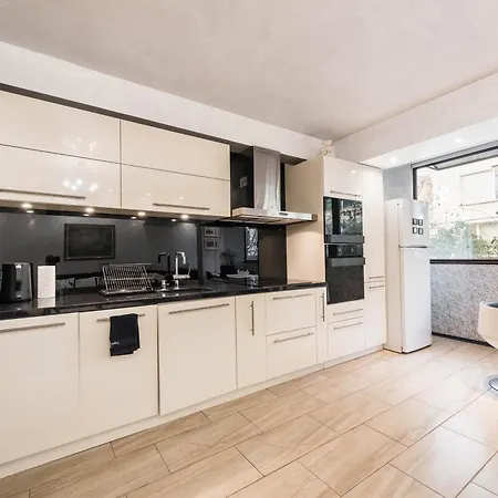 Aquamarine 2 Apartmán *