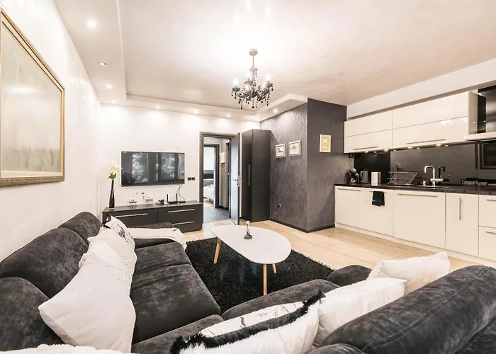 Aquamarine 2 アパート